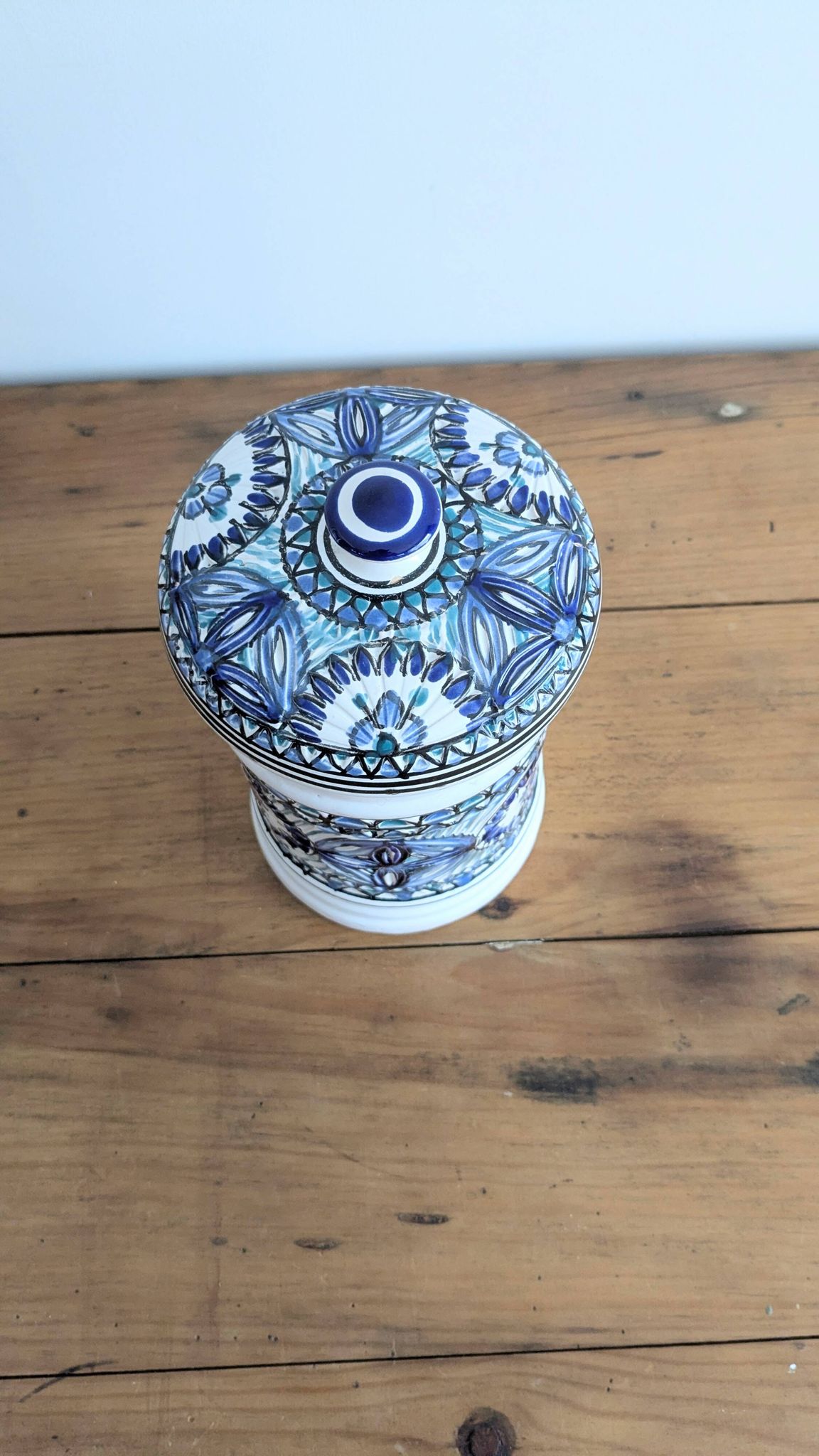 Covered ceramic pot, Tunisian artisan – 1970s – Blue and turquoise