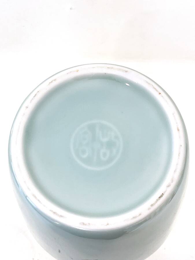 Kinuta vase in celadon porcelain from Longquan – China