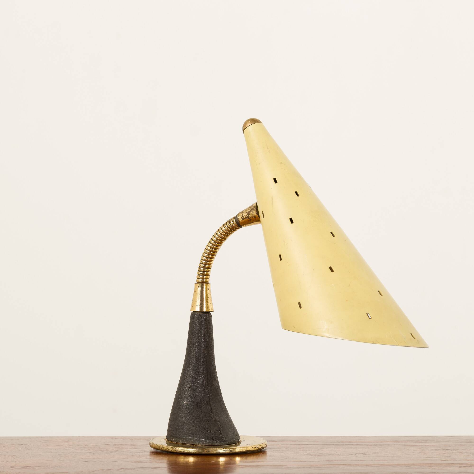 Petite mid century desk lamp, attr. to Stilnovo, Italy 1960s