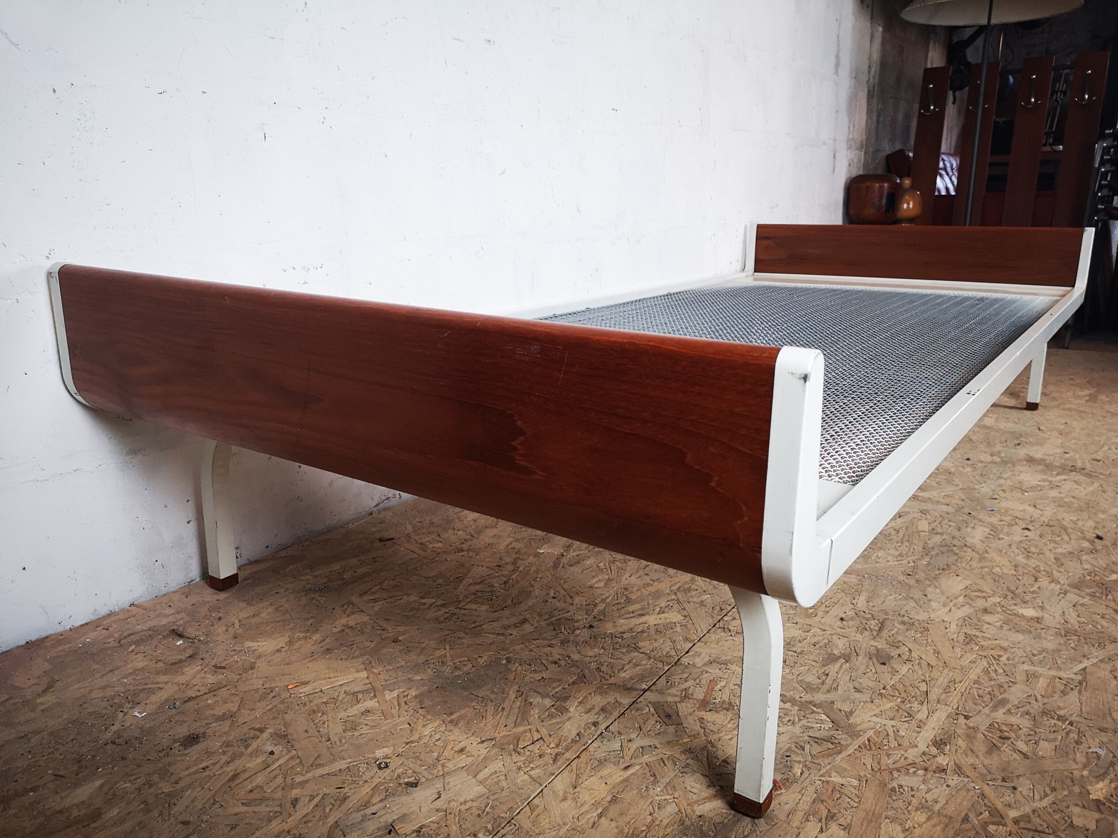 Friso Kramer bench