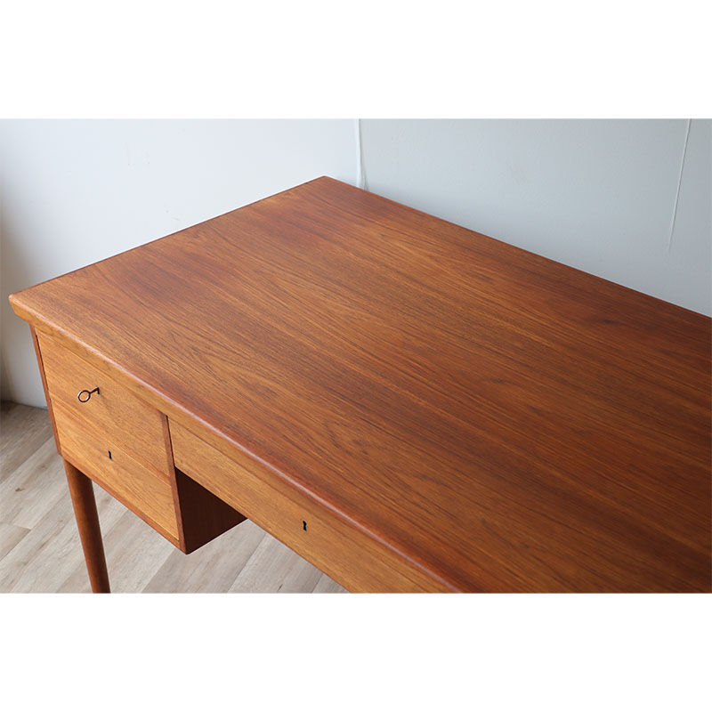 Bureau scandinave Danois en teck vers 1960
