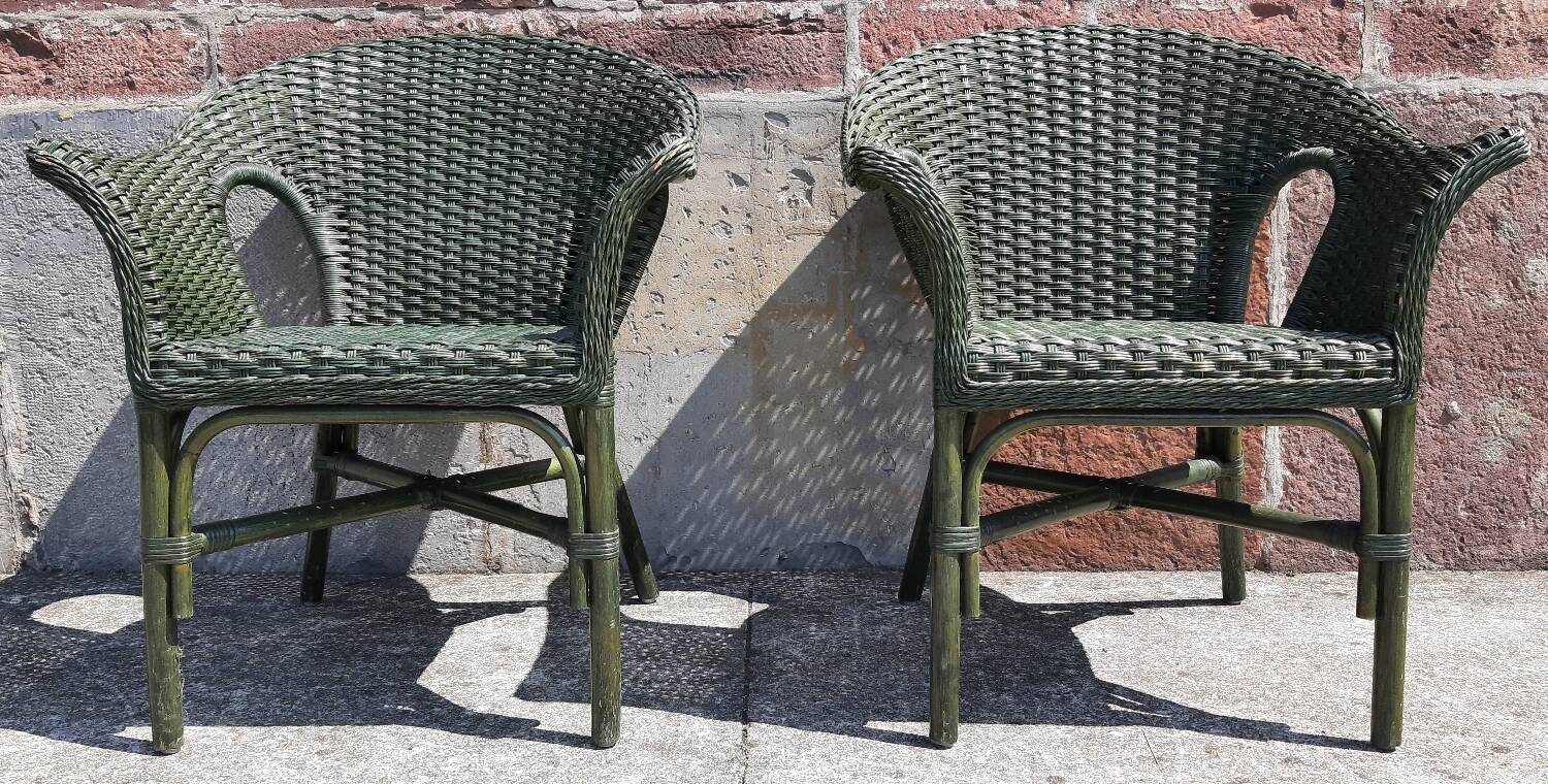 Salon de jardin complet en rotin. (Sofa, fauteuils x 2, table basse)