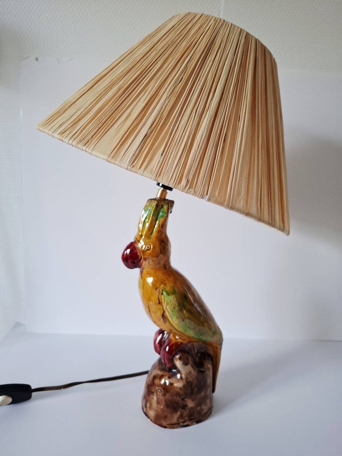 Zoomorphic ceramic lamp