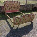 L VI upholstered bed