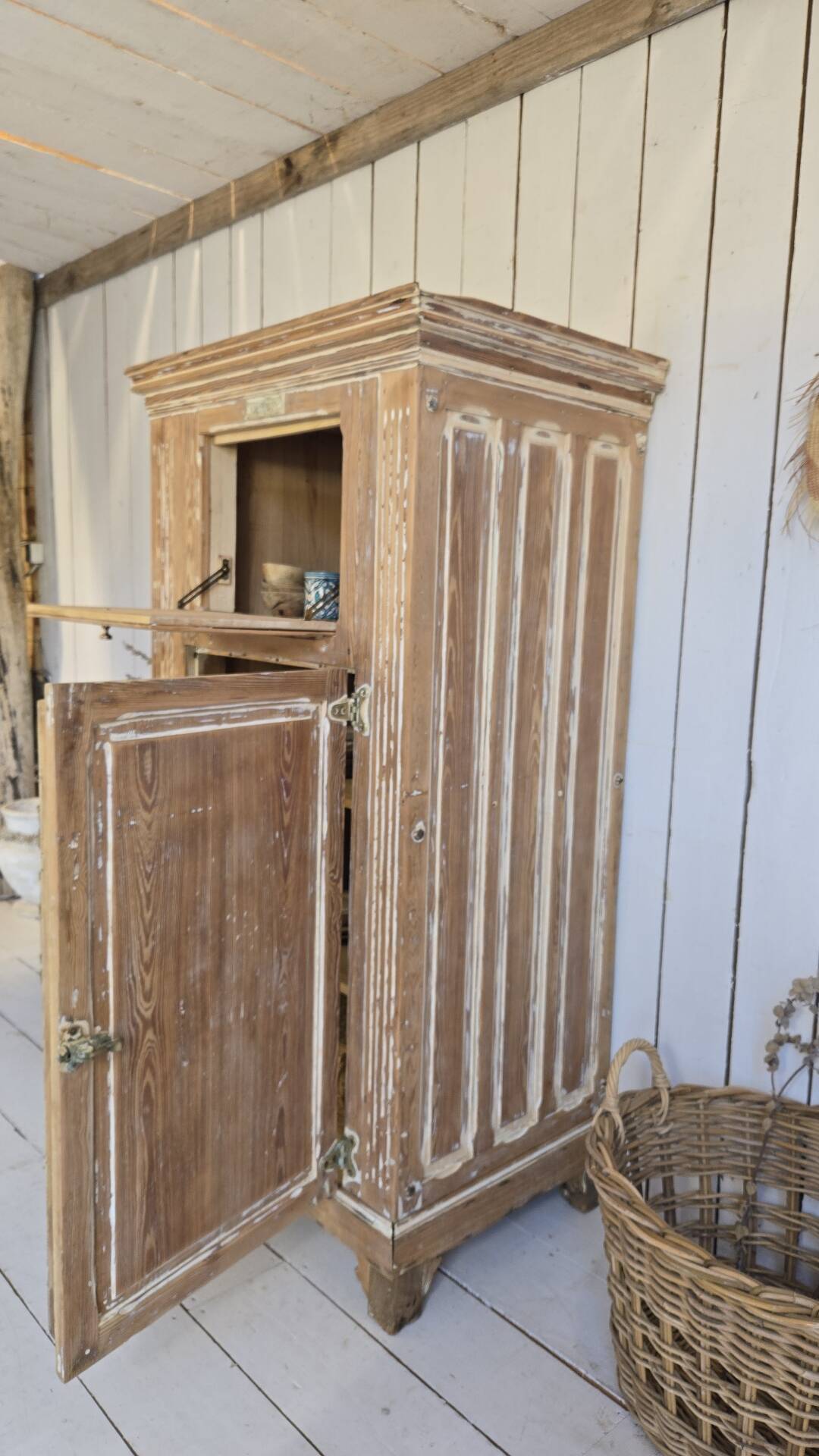 Vintage wooden glacier
