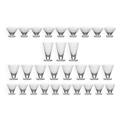 30 verres en cristal gravé à l'acide baccarat
