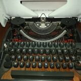 Typewriter Olympia Monica