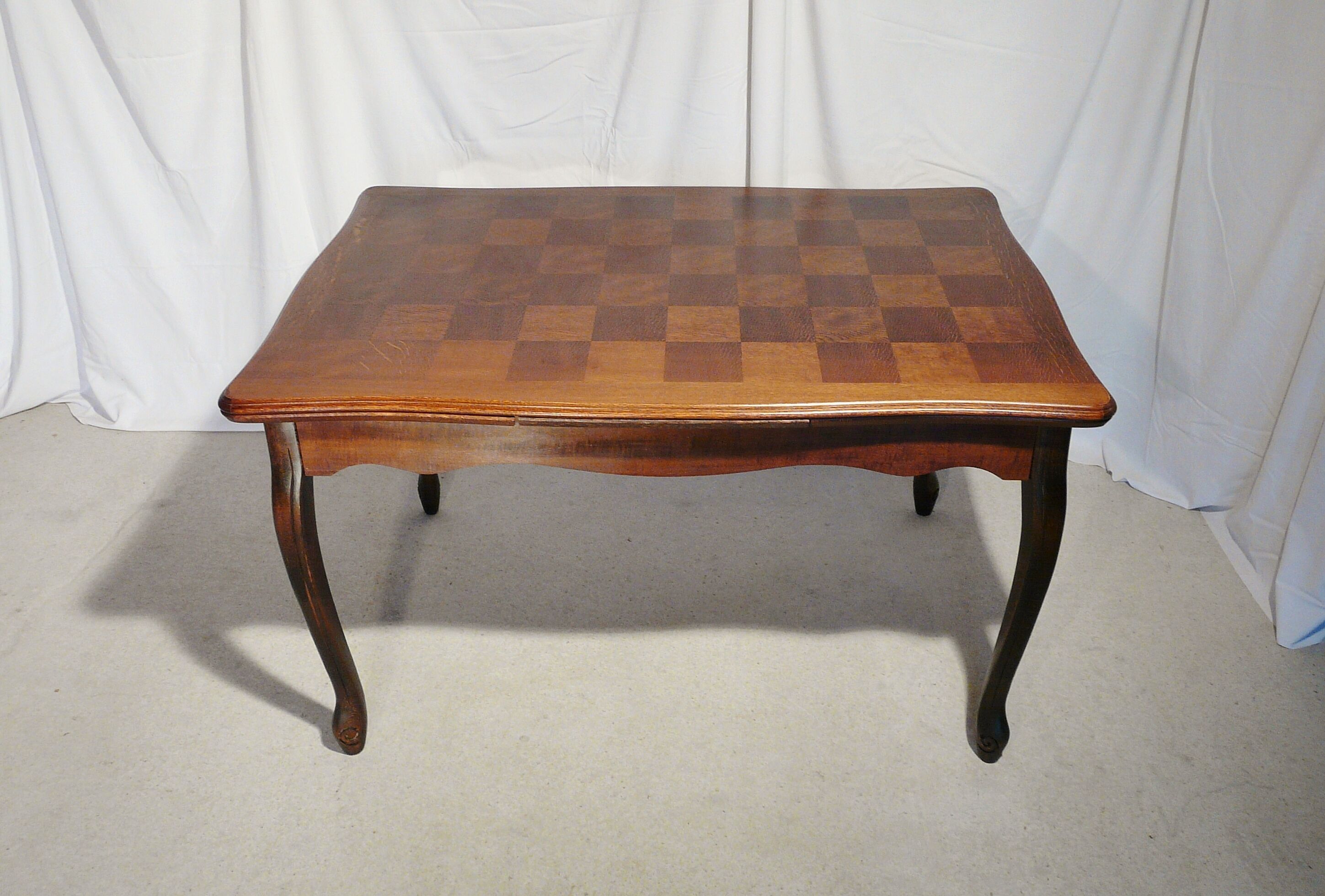 Stretchrectangular regency-style table in solid wood