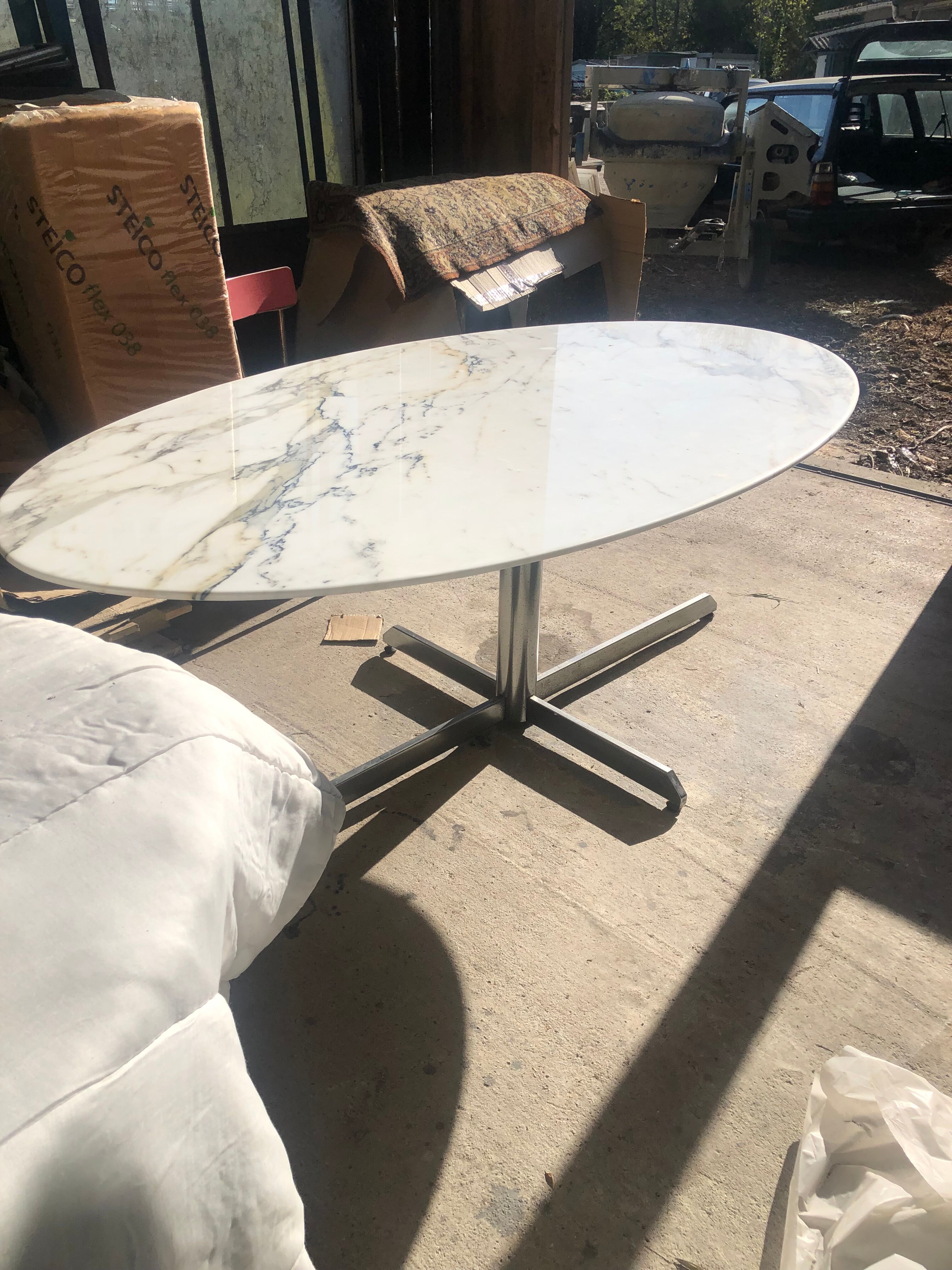 Oval marble table  1970