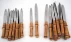 Série 24 couteaux manches bambou 1960, 12 de table + 12 entremets, dessert