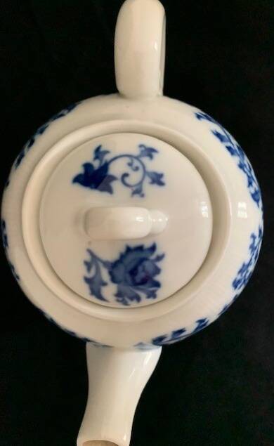 Pillivuyt country style teapot