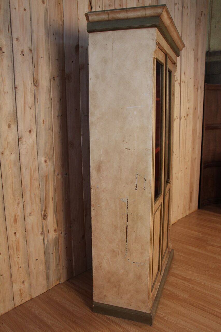 Old vintage showcase