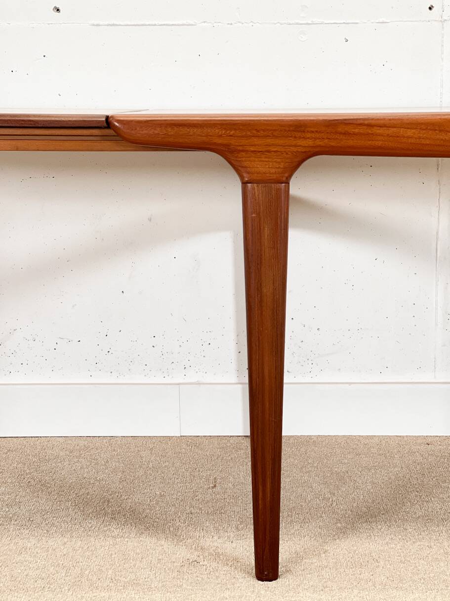 Table à manger de Johannes Andersen pour Uldum Møblefabrik