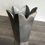 Tulip Vase Habitat – 90s Vintage Design