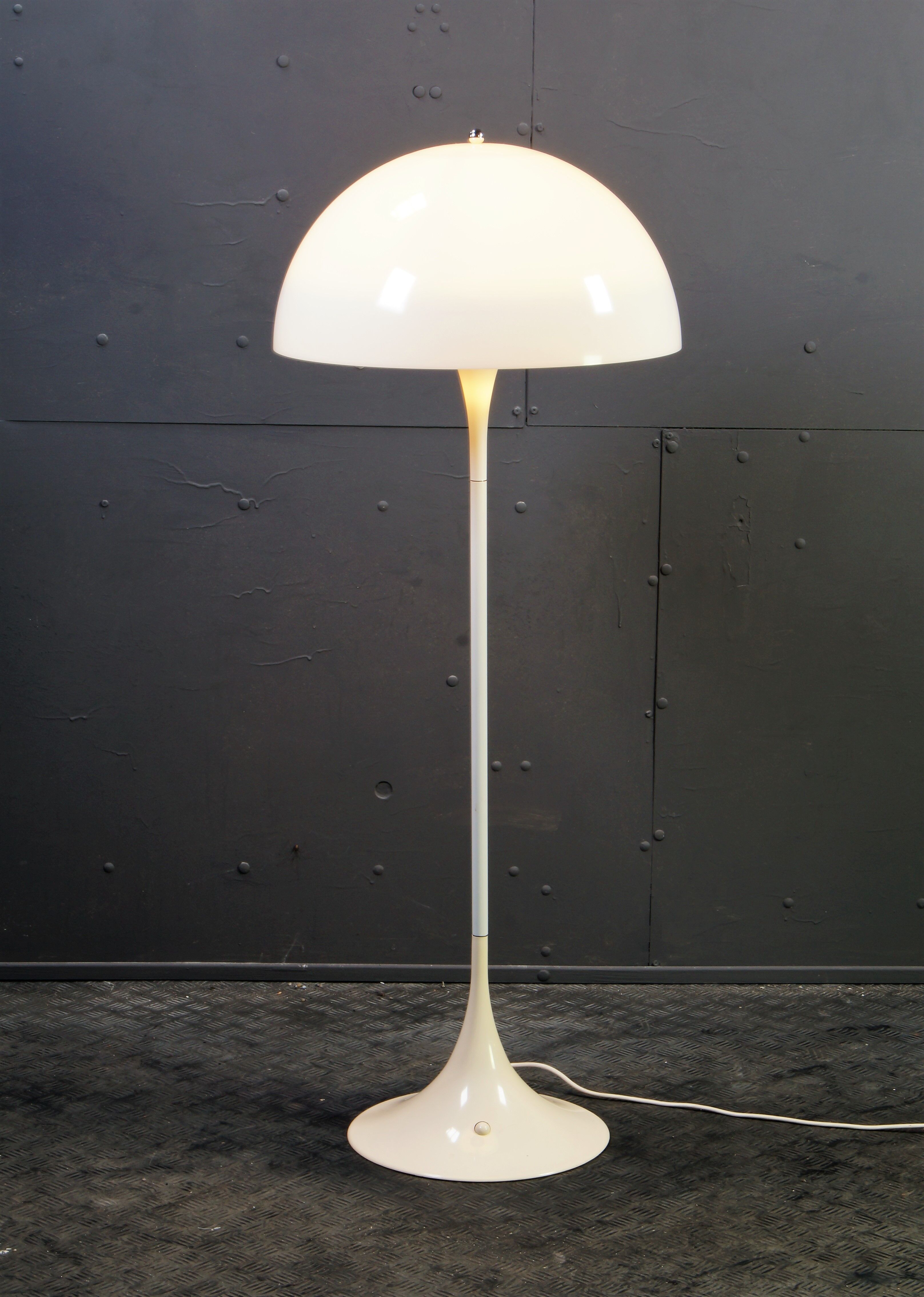Phantella floorlamp - Verner Panton for Louis Poulsen