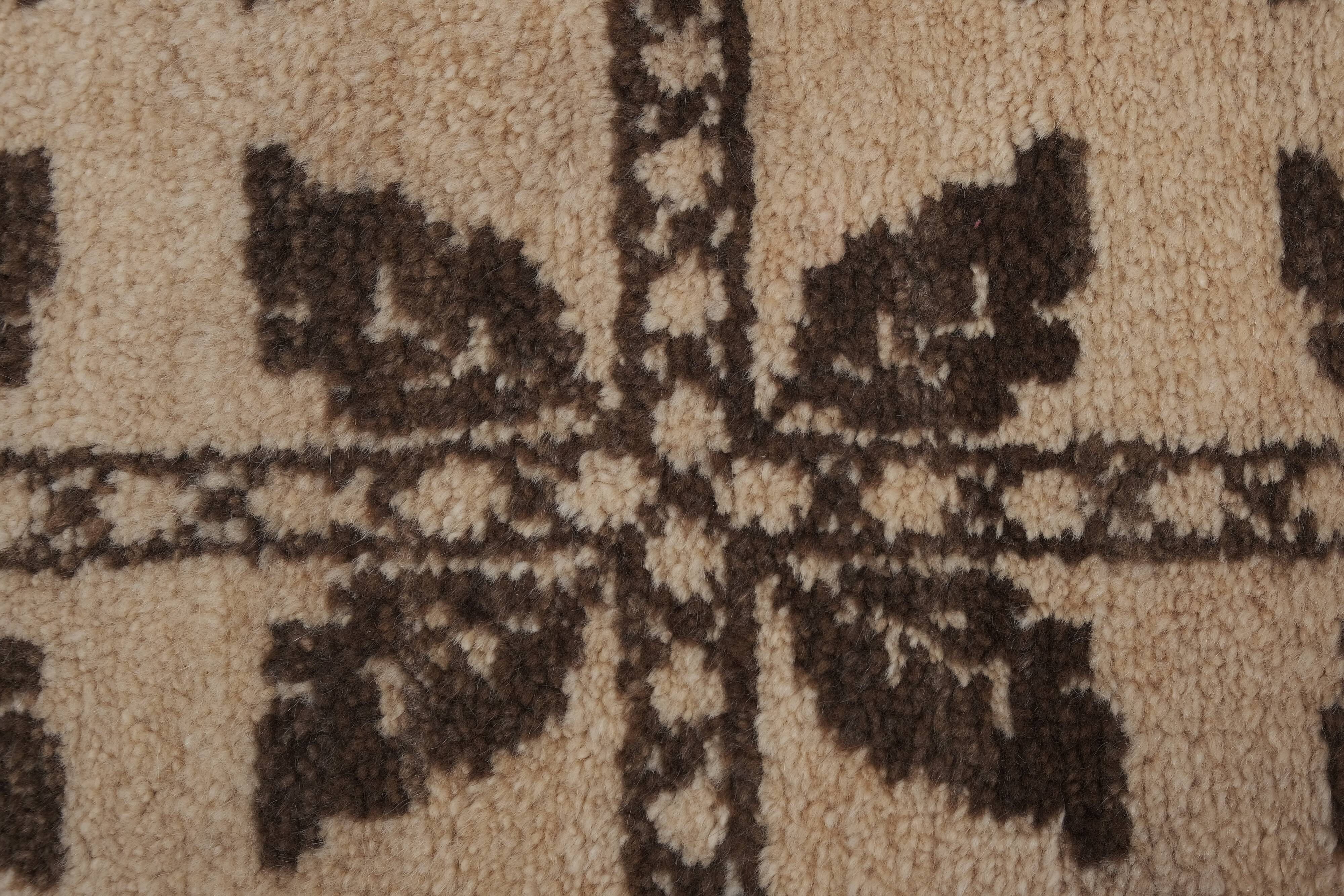 Vintage Turkish rug from Oushak, hand-woven 122x190 cm