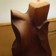 Lampe scandinave en teck monoxyle 1960