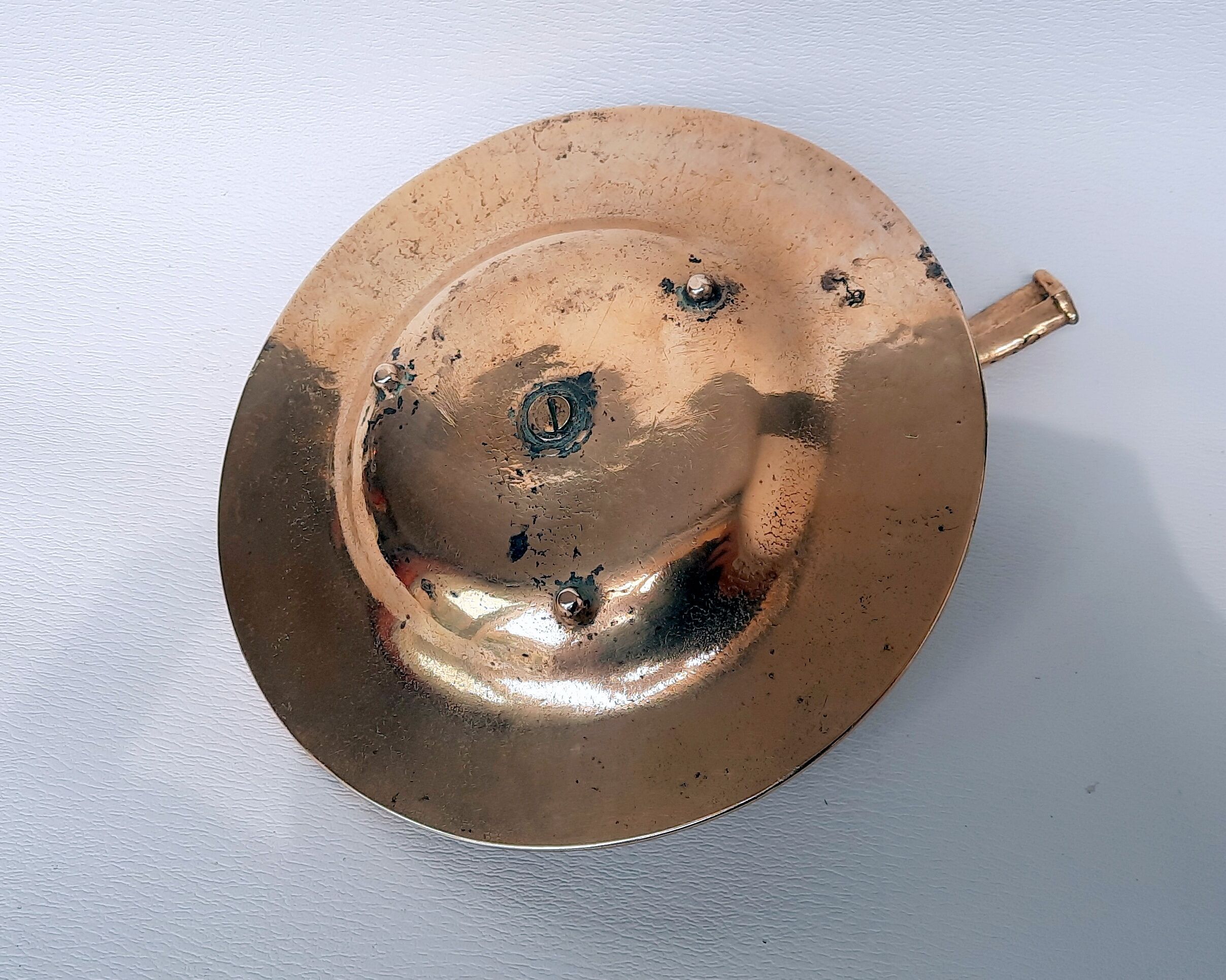 Cendrier et porte bougie en bronze avec les 12 signes astrologiques du zodiaque