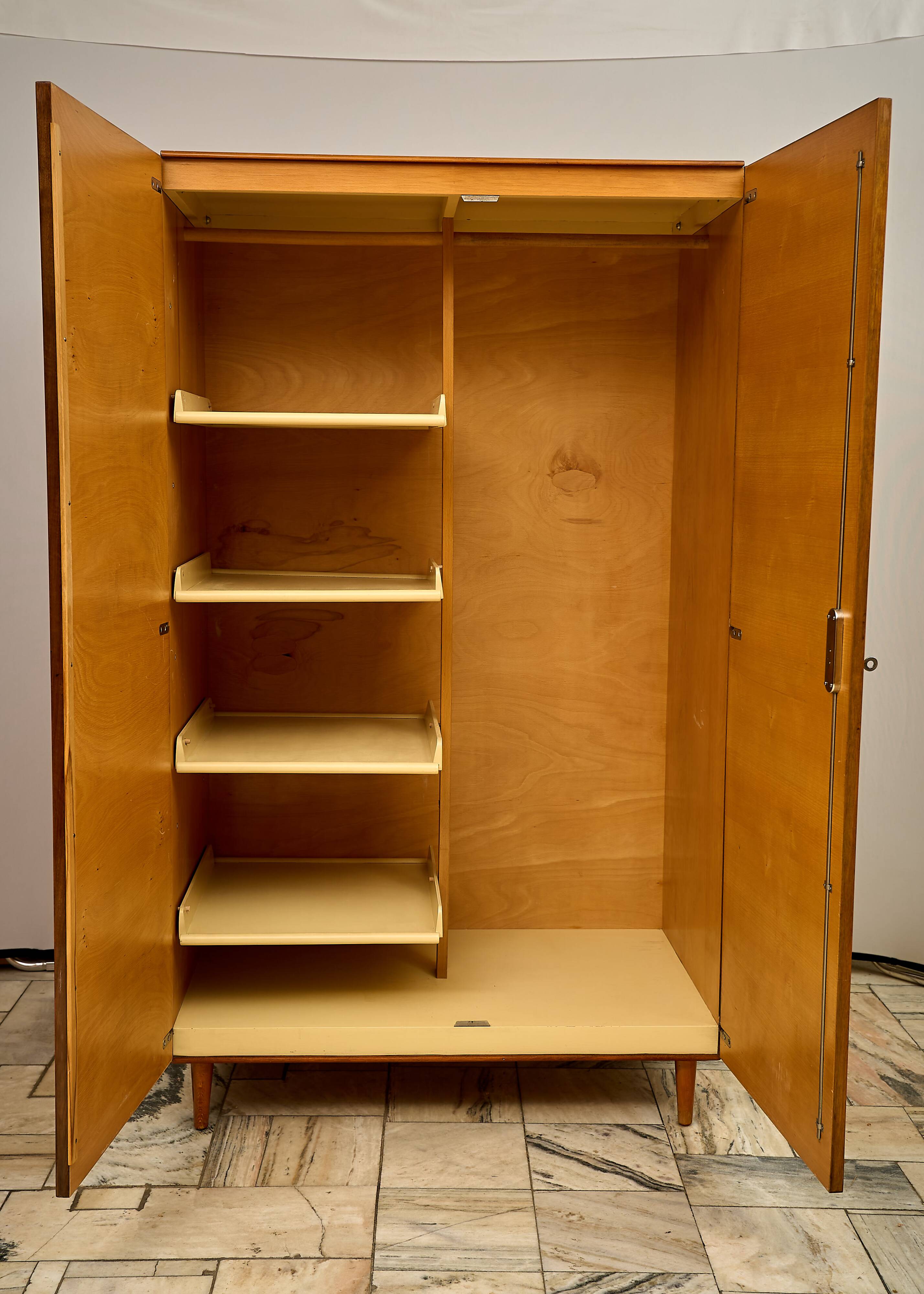 Vintage Wardrobe 1964 UP-Závody Czechoslovakia