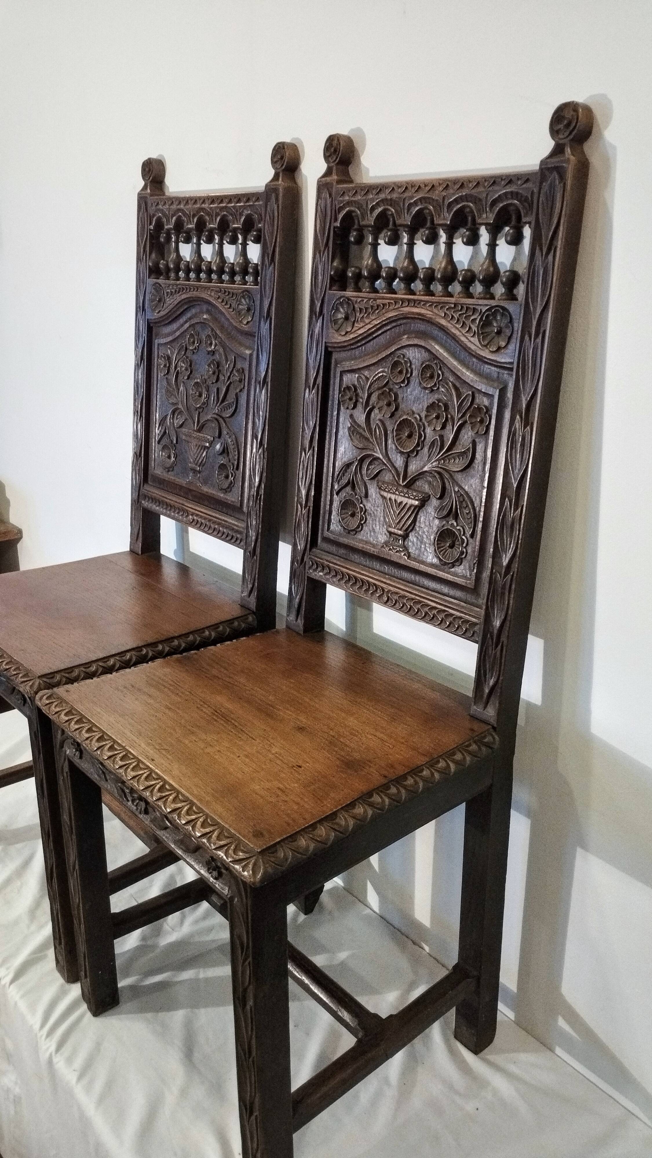 Pair of Breton chairs from the late 19th century.
