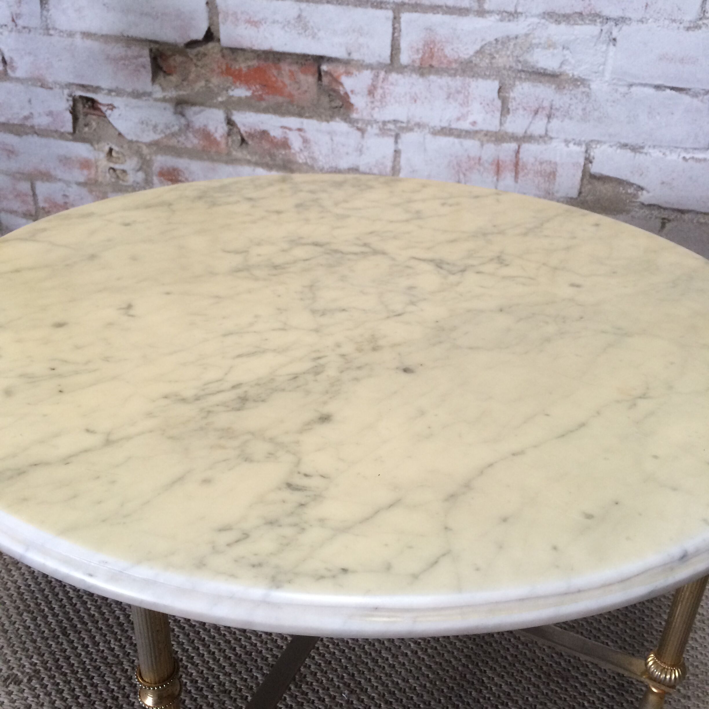 Round coffee table marble and brass