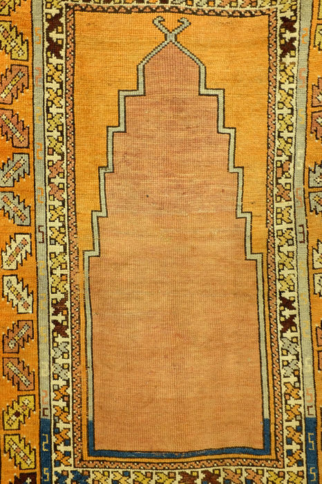 Turkish carpet, late 19th century, 85x140cm.