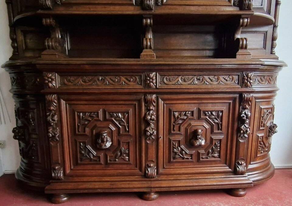 Very important Renaissance style chateau library buffet in oak
