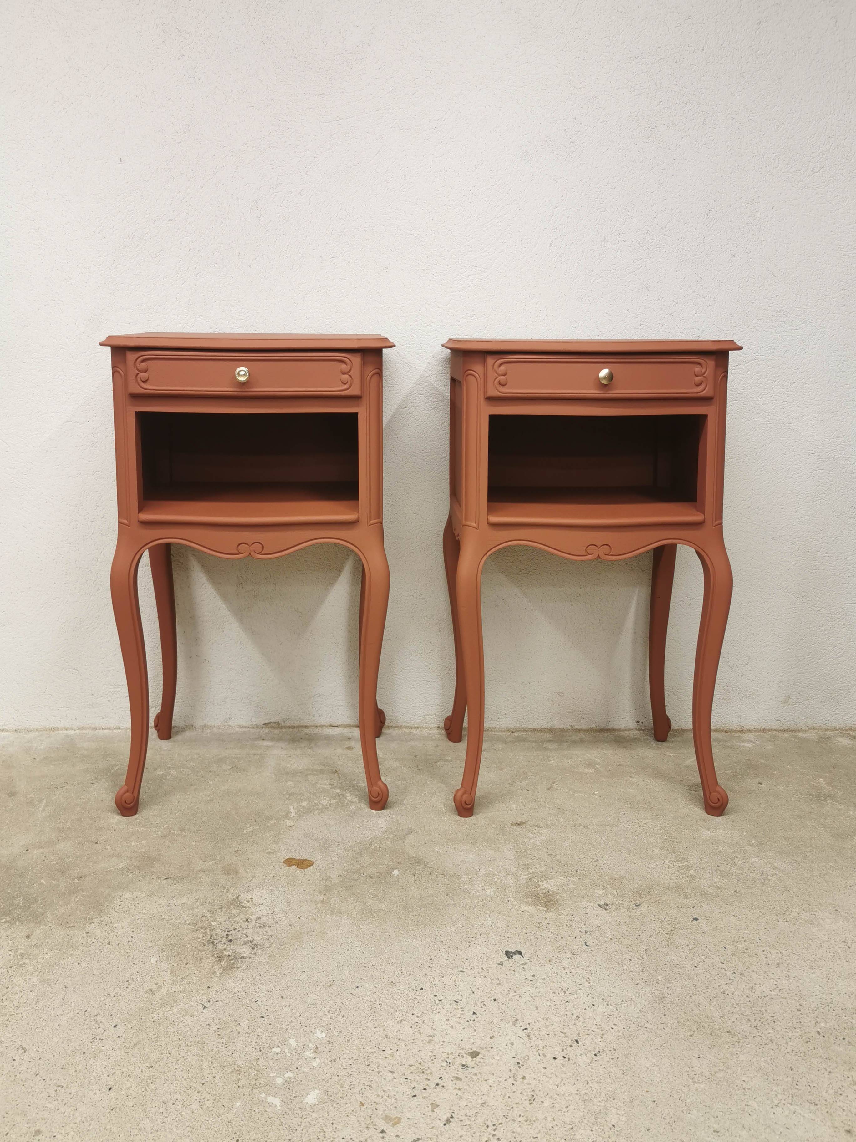 2 relooked cherry wood bedside tables