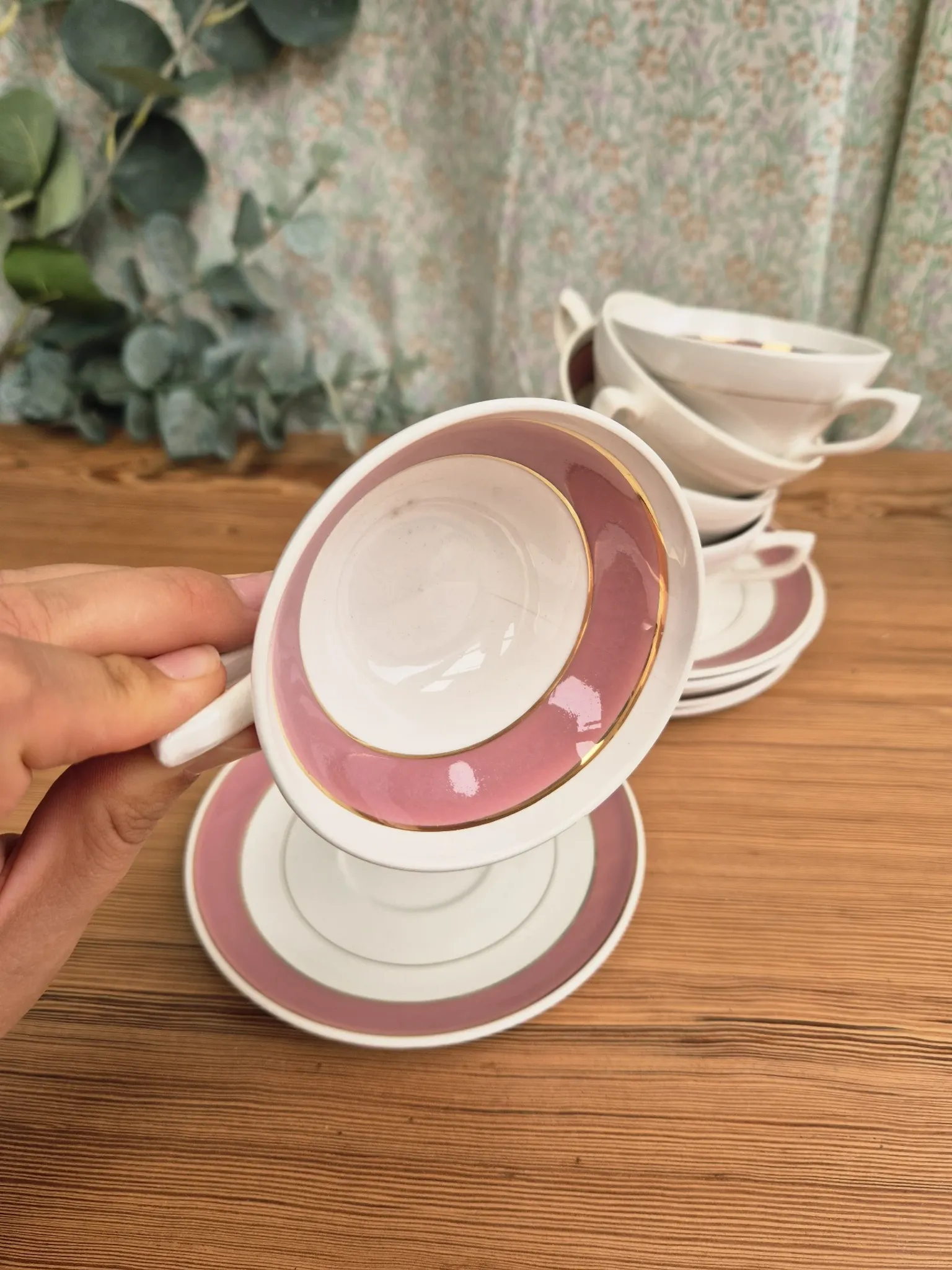 6 vintage coffee cups