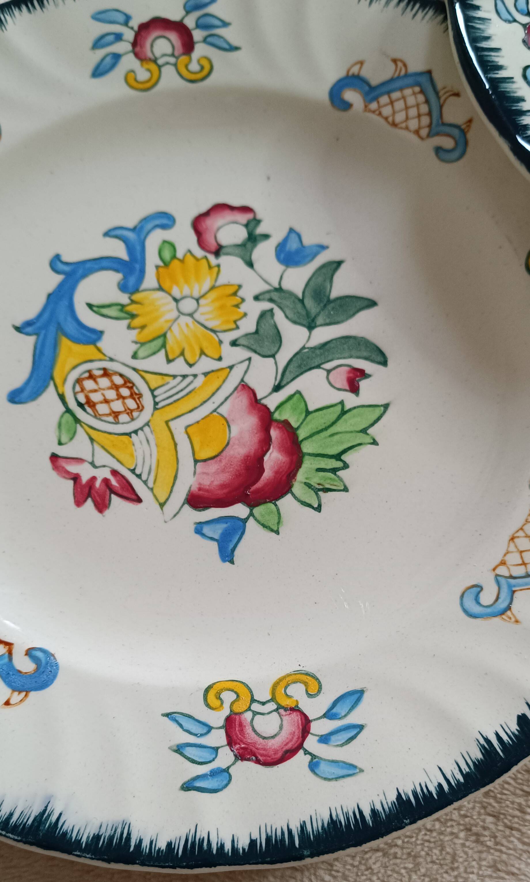 Set of 8 vintage Longwy Vieux Rouen dessert plates