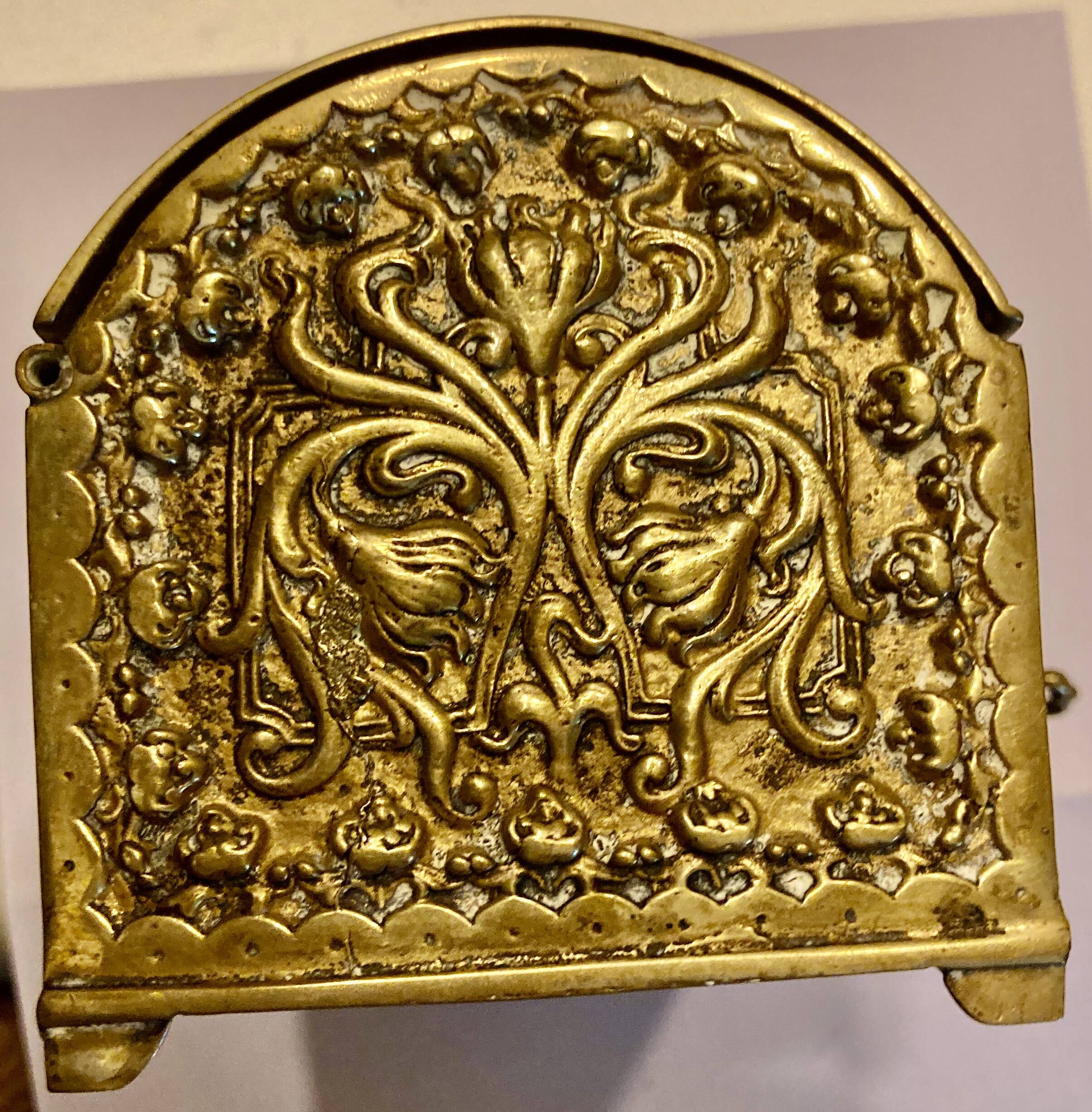 Jewelry chest with its bronze key, Renaissance style, 19th century fleur-de-lis decoration