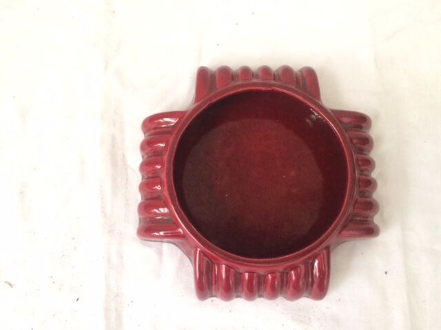 Ashtray red enamelled ceramics in geometric design and the 1950s vintage