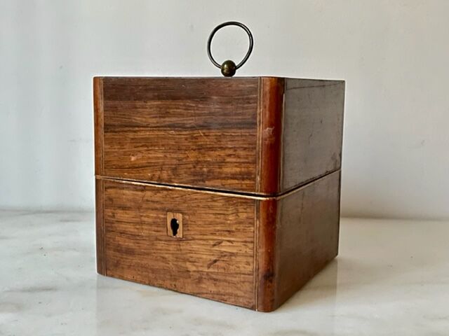 Boite à bijoux en bois de palissandre XIXème siècle