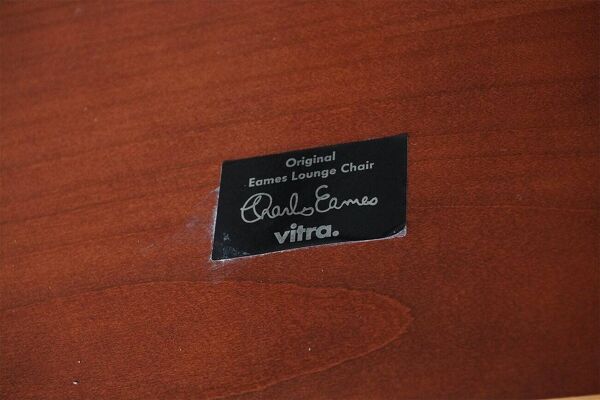 Fauteuil Lounge par Ray & Charles Eames pour Vitra, années 2000.