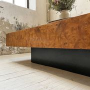 Table basse italienne laque loupe d’orme