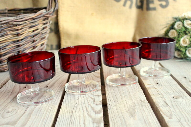 Set of 4 Ruby Luminarc Cavalier champagne cups