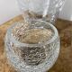 Vase et bougeoirs en verre craquelé
