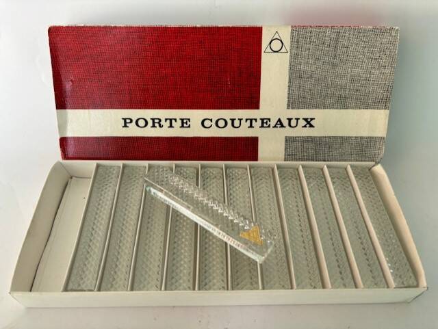 Set of 12 knife rests in a cut crystal box
