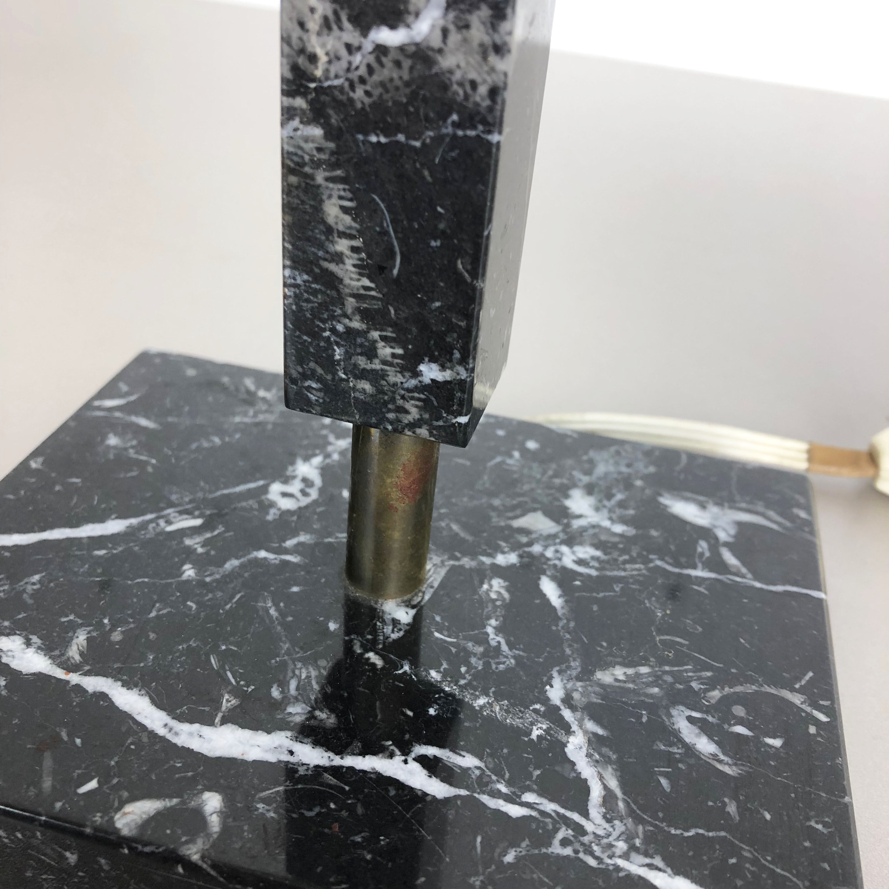 hollywood regency marble table light with opal shade, Italy 1950