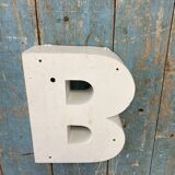 Lettre d’enseigne B