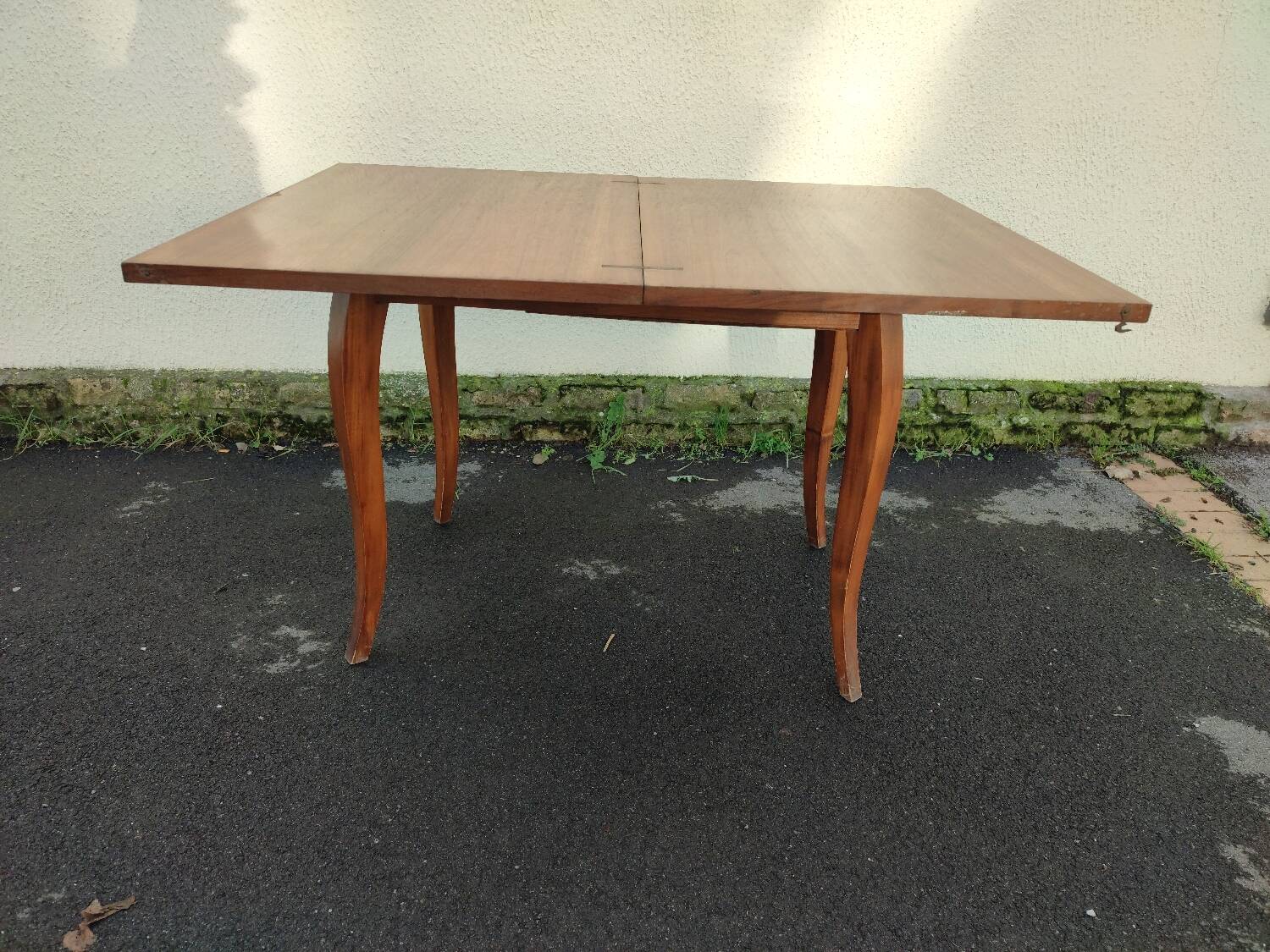 Vintage leaf table