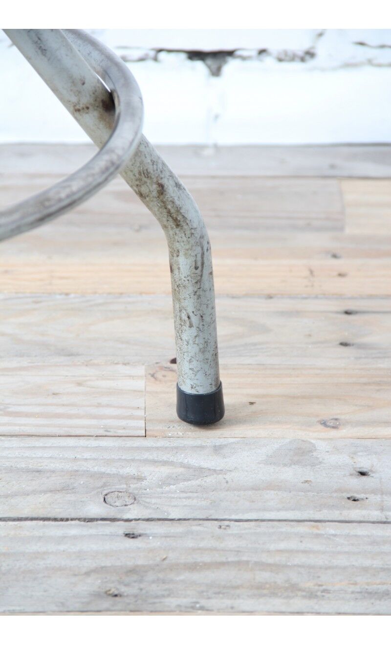 Rotating stool