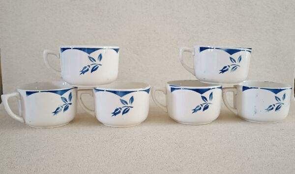 6 tasses et soucoupes, sucrier et pot à lait Digoin