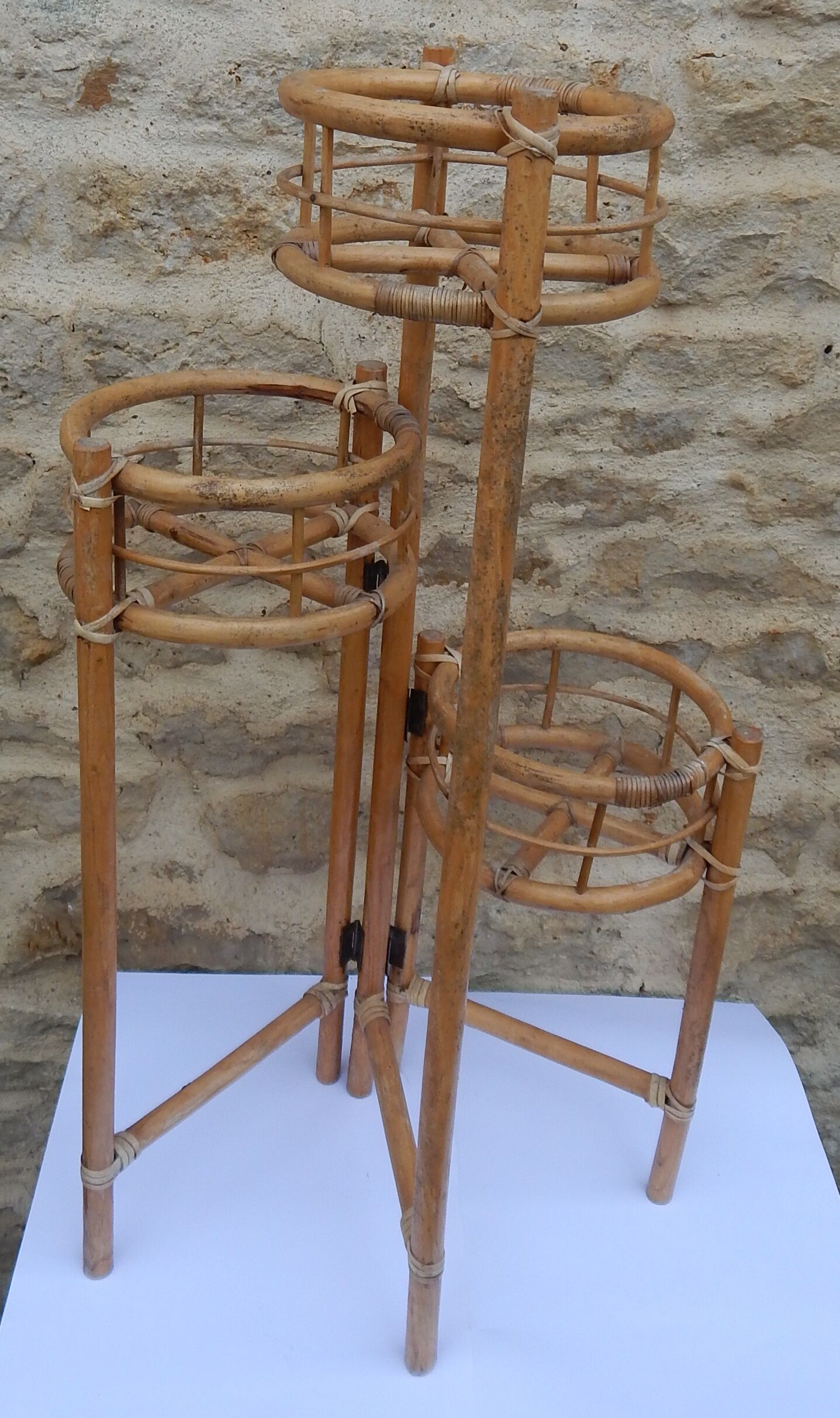 Porte plantes seventies modulable en canne de bambou