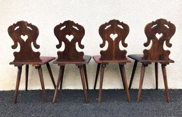 Lot de 4 chaises alsacienne bois et skaï bois sculpté art populaire, cuisine,salon, chalet