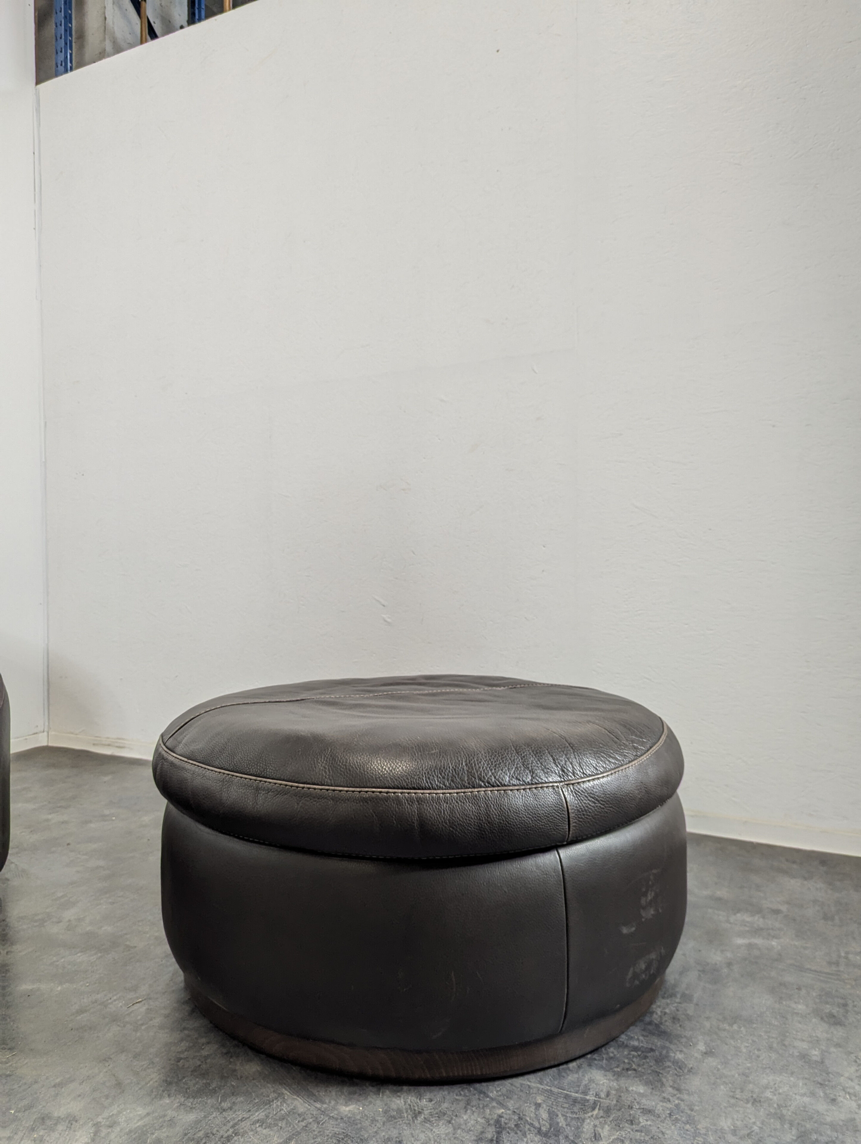 1980s Italian Giovanni Sforza Sofa and Ottoman