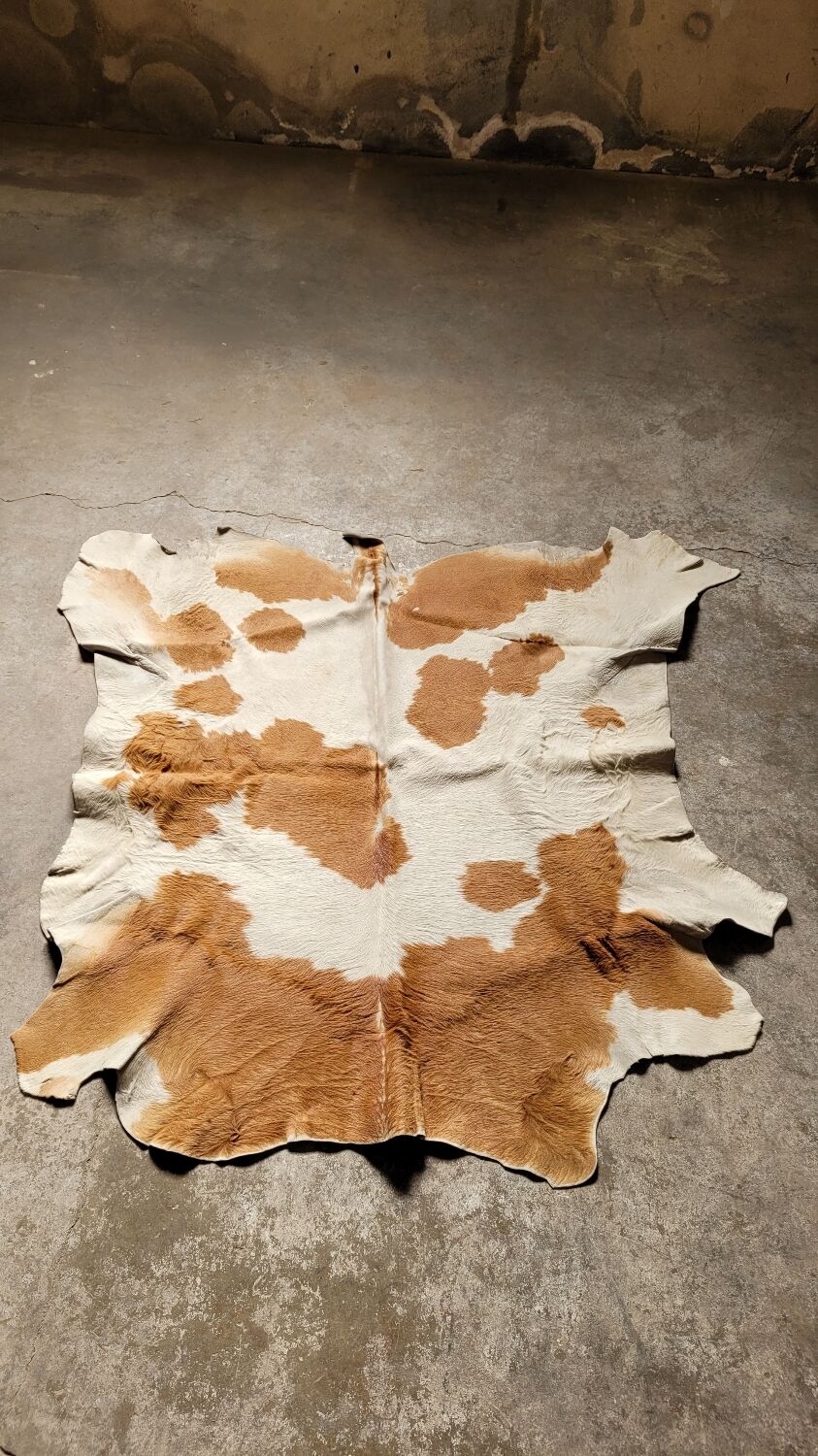 Vintage cowhide rug 1970