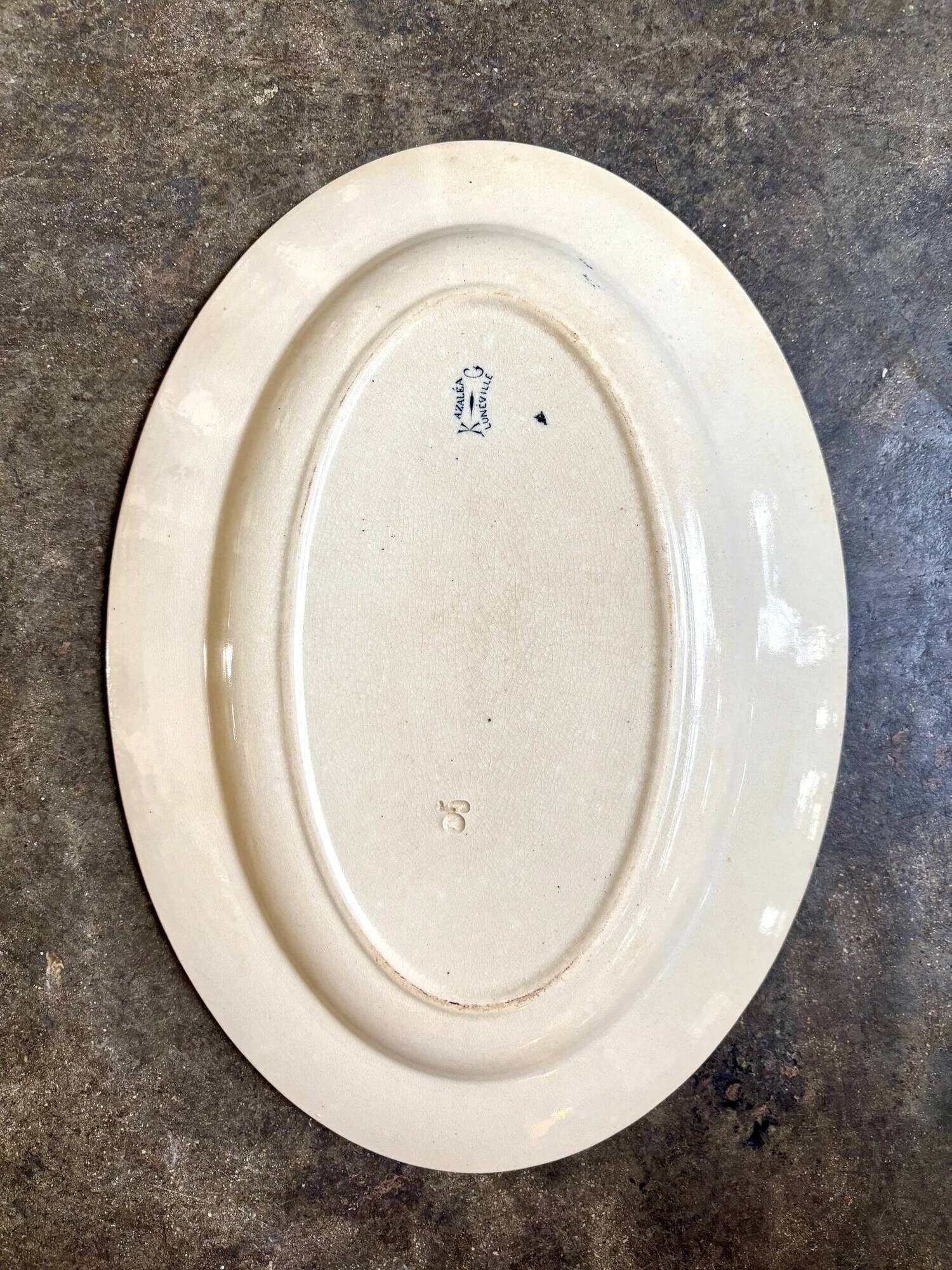 Petit plat ovale Lunéville en terre de fer bleue, service "Azaléa"
