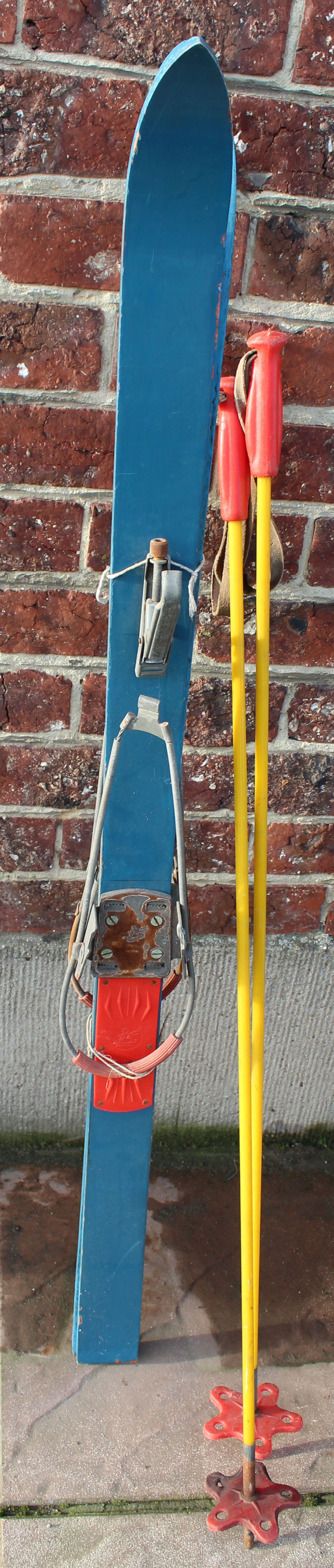 Retro pair of ski's child in blue wood 119 cm