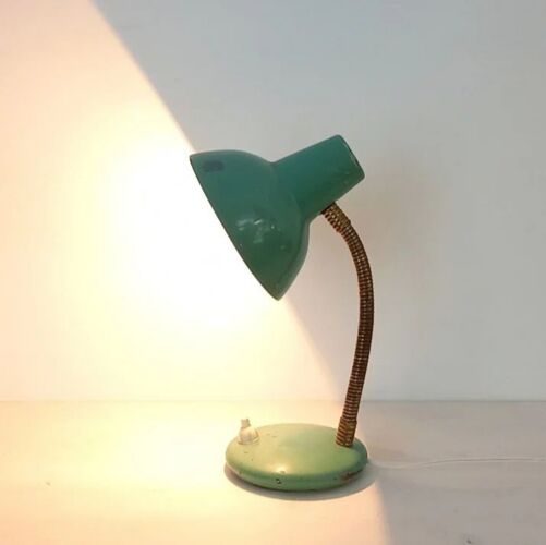 Lampe de chevet  flexible en tôle laquée vert et en laiton, années 50